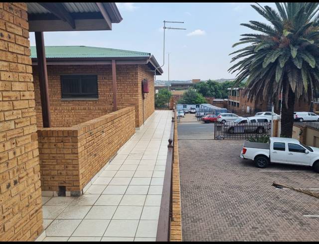 850M² BUILDING FOR SALE IN ALBERTON NORTH